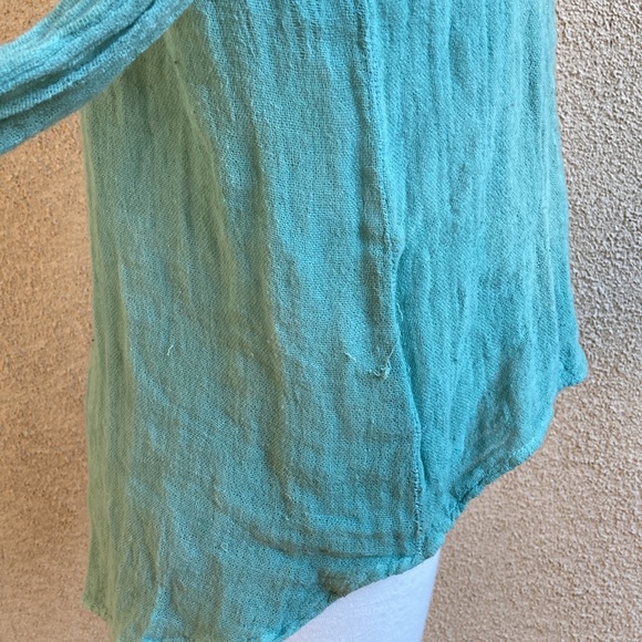 Jen’s Pirate Booty Seafoam Green Gauzey Button Down - Picture 6 of 10